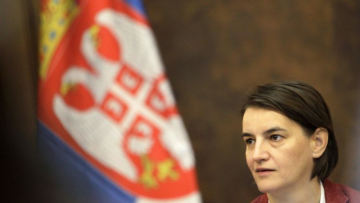 La premier serba Ana Brnabic: “Il Kosovo rinunci all’esercito, minaccia la pace nei Balcani”