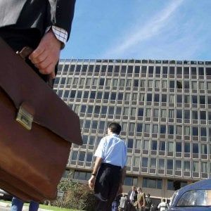 Sanzioni per gli assegni senza clausola "non trasferibile", il Tesoro studia i correttivi