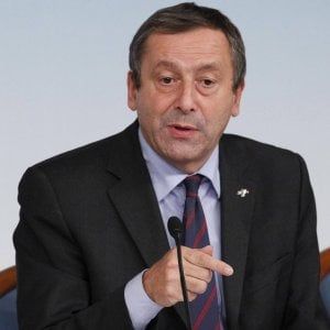 "Se risparmi 5 euro al mese ne riceverai 8mila". Ecco la borsa di studio che premia i "diciottenni formica"