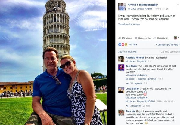 Schwarzenegger a Pisa, nella foto la Torre non pende. Ironia social: "L'ha raddrizzata"