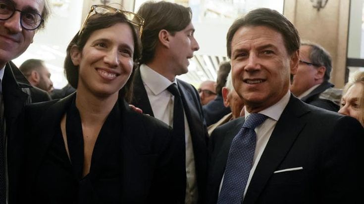 Schlein al centro della carreggiata
