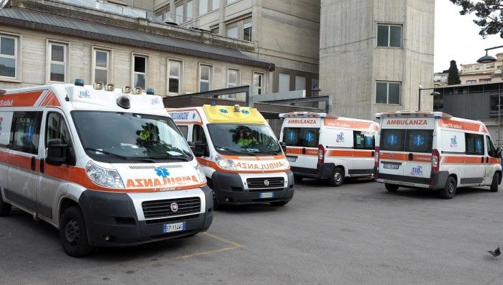 Pochi medici sulle autoambulanze: "Così i pazienti rischiano la vita"