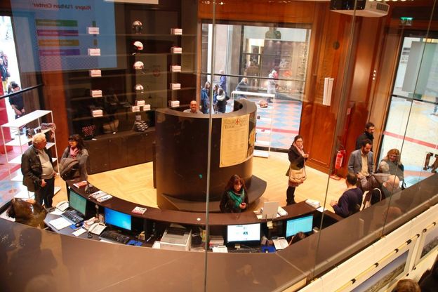Biglietti, gadget e info: a Milano rinasce l'Urban center
