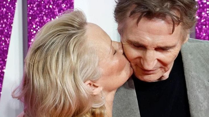 Pamela Anderson e Liam Neeson, dopo il set insieme, è nato l’amore