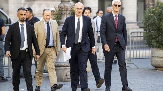 Sottosegretari, poco più di un terzo le donne. Il Sud prevale sul Nord. Ira dei renziani in Toscana 