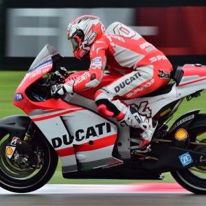 MotoGp, San Marino: libere sotto la pioggia, guida Dovizioso