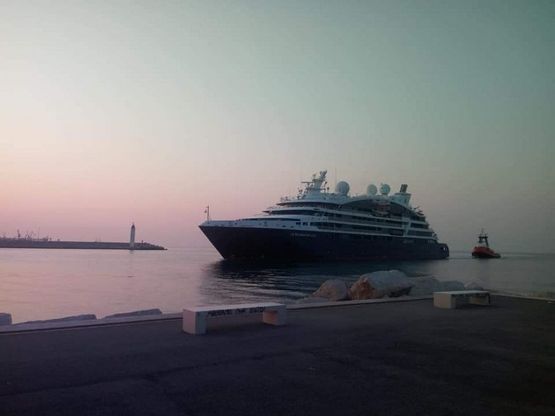 Crociera di lusso con hi-tech e maggiodormo: lo yacht attracca a Manfredonia
