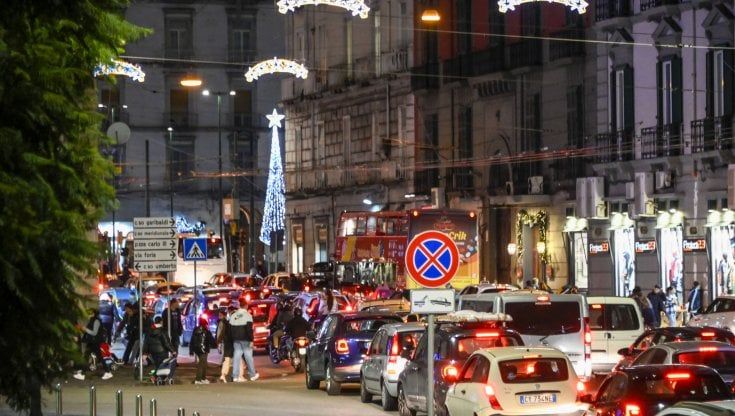 Napoli, alle stelle i prezzi dei parcheggi: affari d'oro per i garage del centro