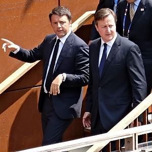 Migranti, da Cameron risorse ma no a quote. Ungheria: muro anti-flussi a confine con Serbia