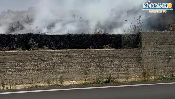 Nube tossica a Favara. L’Arpa: “Chiudete gli infissi delle case”