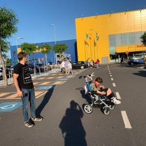 Catania, Ikea nega l'ingresso a un bambino disabile : e Facebook oscura la protesta della mamma