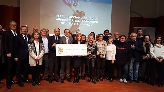 Dal cibo ai colloqui in carcere: i progetti di Parma Facciamo Squadra per i bambini