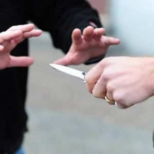 Movida violenta, ventenne accoltella coetaneo davanti a una discoteca