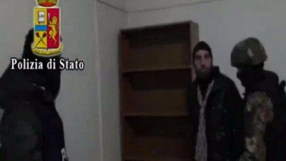 Terrorista che viveva a Parma condannato per favoreggiamento all'immigrazione