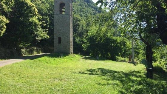 Drive-in nel verde in Appennino bolognese. In auto, o col plaid