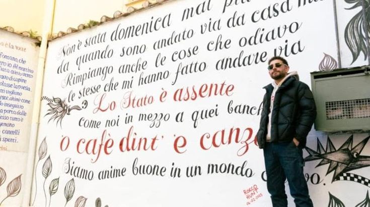 Salerno, la Fondazione Gatto dedica un murale a Rocco Hunt