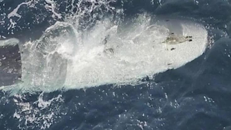 Hormuz, Iran diffonde le immagini del drone sottomarino Usa catturato: "Moderno e senza equipaggio"