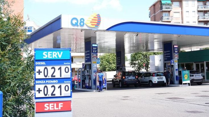 Accisa mobile, come funziona il meccanismo per abbassare il prezzo della benzina