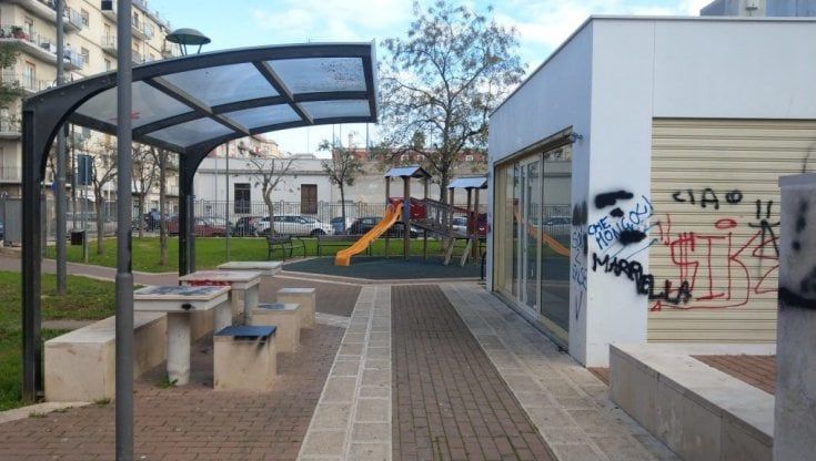 Bari, i chioschi abbandonati nei parchi rinascono con progetti d'innovazione sociale: "Così combattiamo il vandalismo"
