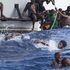 Migranti, 60 morti in un naufragio in Tunisia Sbarchi a raffica, l'Italia riapre i porti