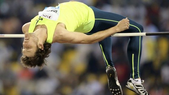 Atletica, a Doha spettacolo nell'alto: vince Ukhov con 2,41