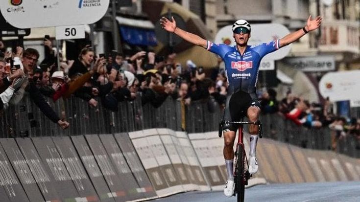 Il ciclismo in fuga da Milano: la Sanremo perde la sua partenza storica per soli 14 mila euro