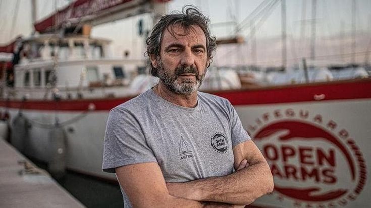 La lettera inedita di Oscar Camps al Papa: “A Lampedusa più umanità di chi decide lontano dal mare”