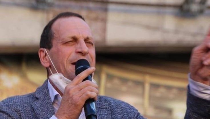 Trento, il presidente regionale della Lega si dimette dopo insulti sessisti contro due consigliere passate a FdI. Salvini: "Ha fatto bene a lasciare"