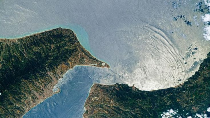Macché ponte, lo Stretto è un covo di miti
