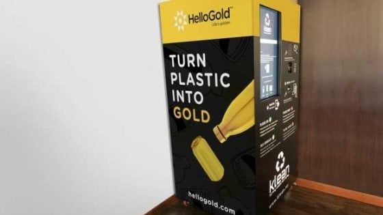 Malesia, arrivano le macchinette gialle: oro in cambio di plastica da riciclare