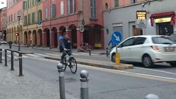 Auto ibride, dal 1° gennaio scattano i divieti nella Ztl. Ecco cosa c’è da sapere