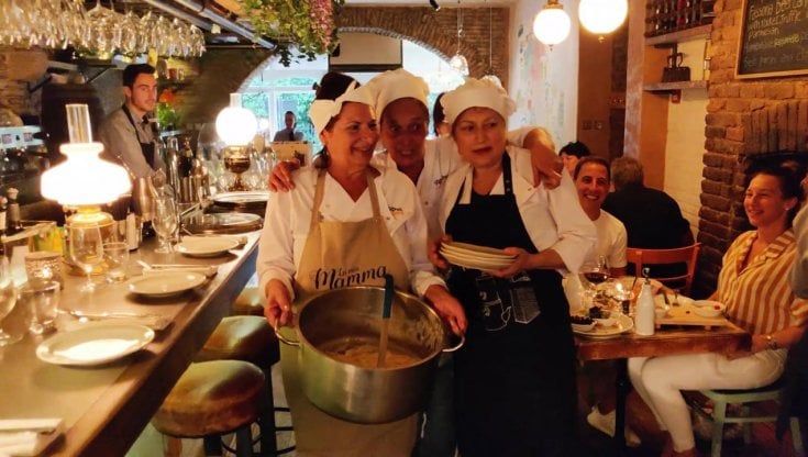Se il cocco di mamma vuole la cucina di casa anche a Londra