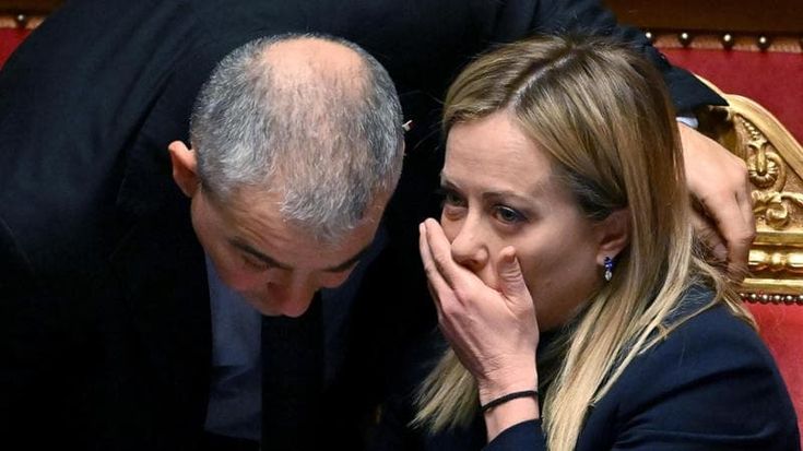 Le pensioni dei medici spaccano il governo: “Rimandare il taglio”