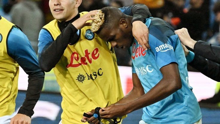 Scudetto Napoli, Spalletti: "Maradona ci ha protetti, dedico il titolo a mio fratello". A Udine invasione di campo e scontri: 8 feriti