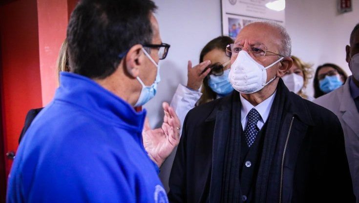 Covid, De Luca: "In Campania tre casi gravi, anche un bambino di 9 anni non vaccinato" 