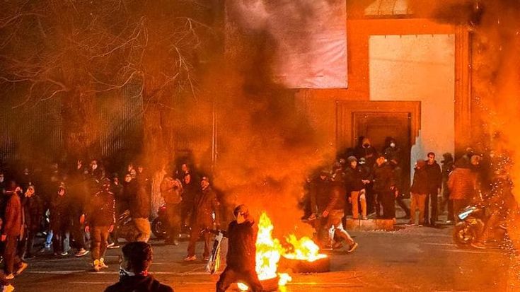 “In Iran 30mila morti nei primi due giorni di proteste. Khamenei ordinò il massacro”