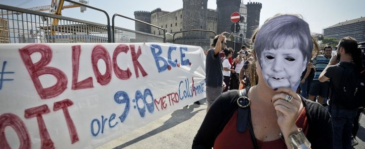 Vertice Bce a Napoli, movimenti e associazioni in piazza con lo slogan "Jatevenne"