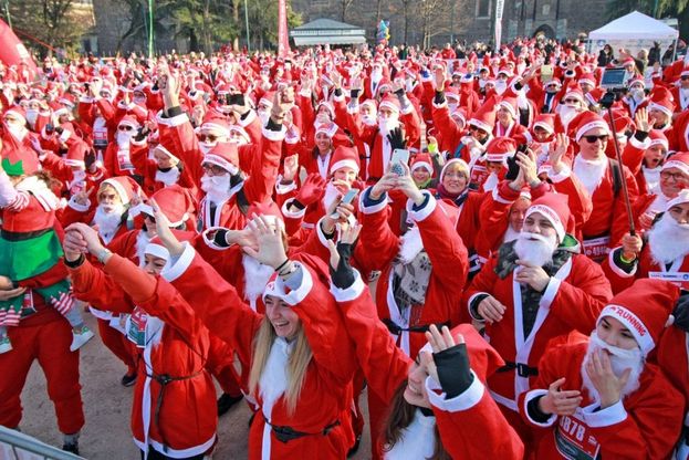 A Milano la Babbo running, la marcia più allegra del Natale 