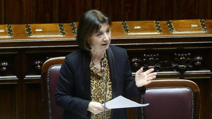 Il governo blocca l’educazione sessuale nelle scuole. Diventa “rispetto reciproco”