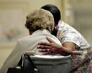Sussidi agli anziani, il Comune trova i fondi:<br />sono parte di un mini-bilancio da 88 milioni