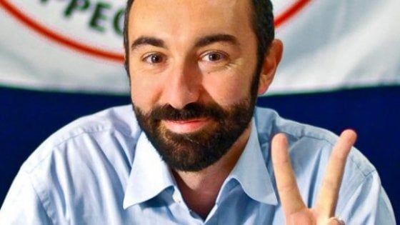 Rosatellum, Barillari (M5s): "Ci distraggono con Anna Frank e votano"