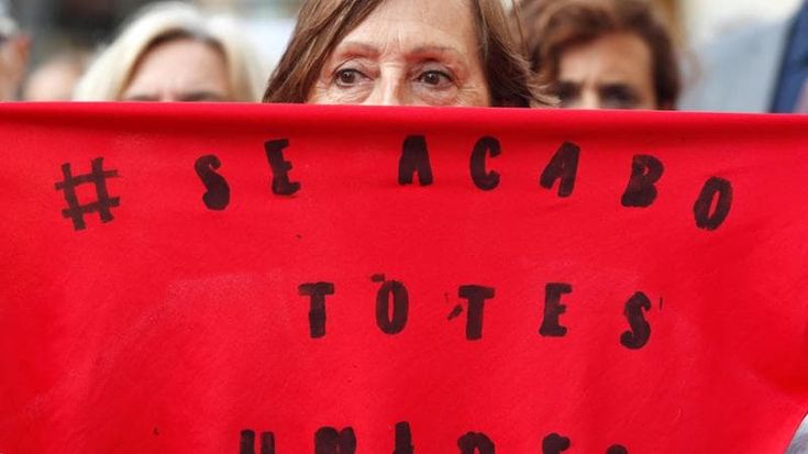 Spagna, esonerato il ct della nazionale femminile Vilda. La Federcalcio: “Chiediamo scusa alla società per Rubiales”