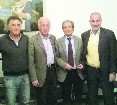 Dalle questure, alle manette, alla dance