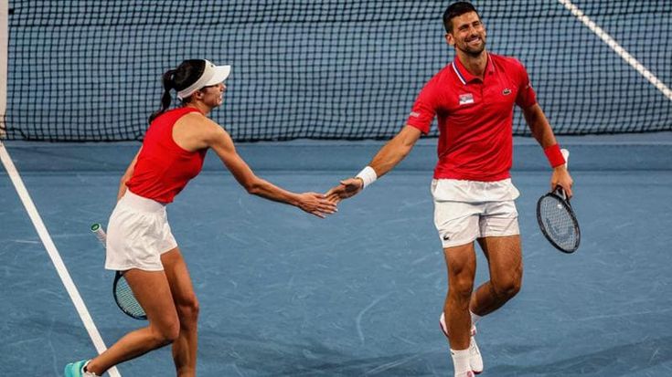 Djokovic, il 2024 inizia in campo: countdown insieme al pubblico australiano della United Cup