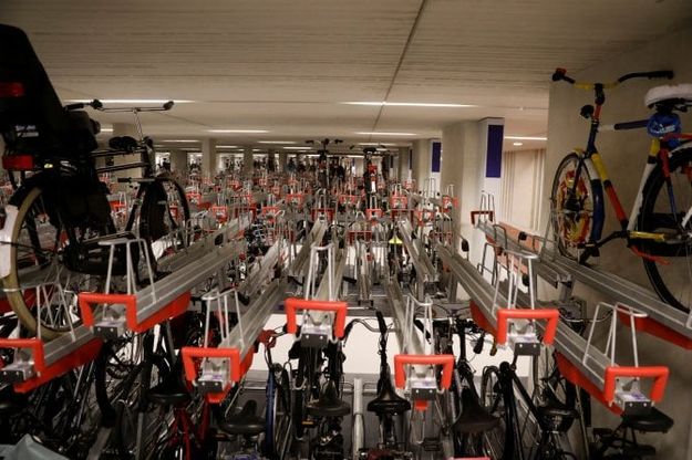 Olanda, al via il parcheggio per bici più grande del mondo