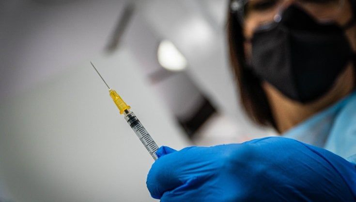 In Piemonte 5 mila non vaccinati tra i lavoratori della sanità. Ma fino a settembre rimarranno al loro posto
