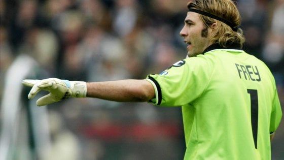 Calcio, il portiere Sebastien Frey: "Ho rischiato di morire per un virus"