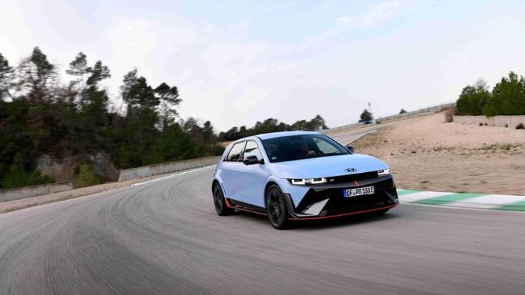 Incredibile Hyundai Ioniq 5 N, l’elettrica da corsa con il cambio