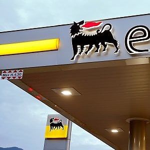 Eni aumenta la produzione, ma il trimestre è in rosso. In nove mesi persi 1,4 miliardi