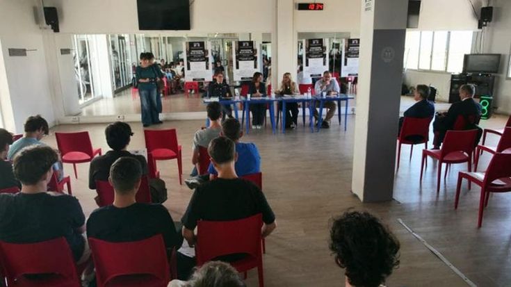 Al Faraday di Ostia una giornata per educare i ragazzi alla legalità contro bullismo e violenza